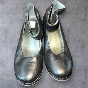 Dansko Black‎ Mules Timeless Comfort and Style